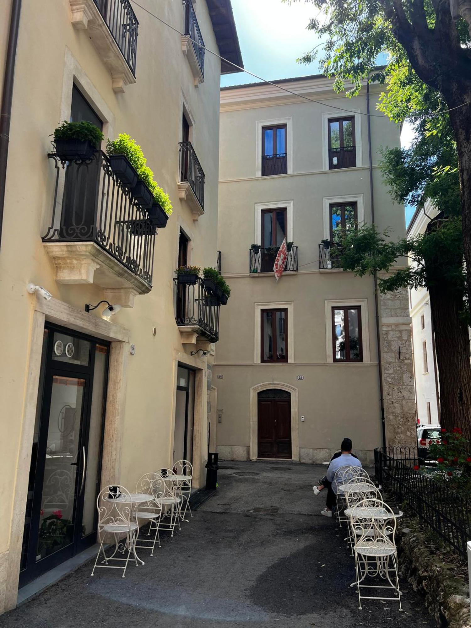 Antica Dimora San Crisante - Centro Storico Apartment LʼAquila Екстериор снимка
